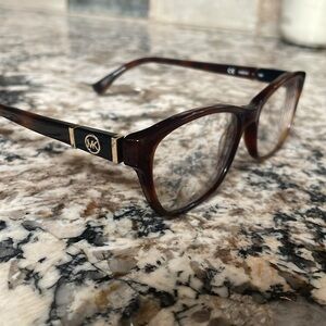 Michael kors frame in Brown tortoise. #MK269